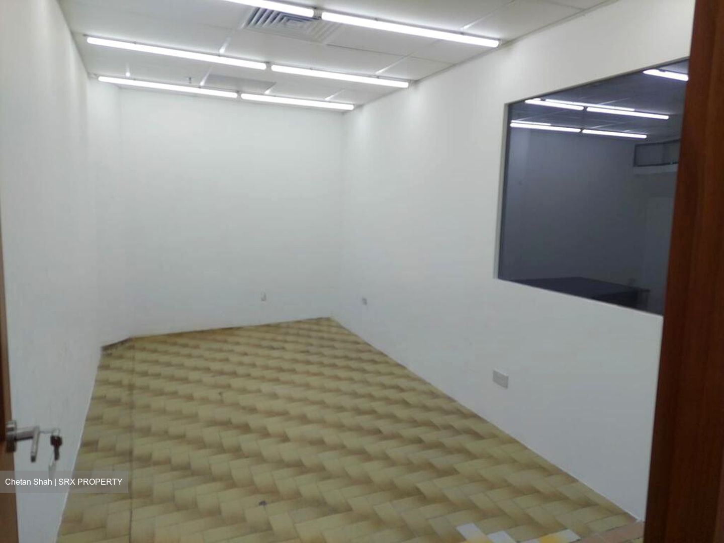 Multi Storey Car Park (D8), Retail #580087521